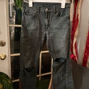 Vintage Black Levi’s w/ Ripped Knees